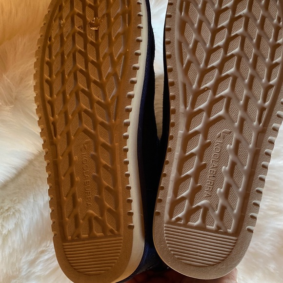 Koolaburra Black Ankle Boots with Cream Fur Lining - Picture 5 of 5